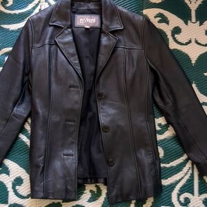 Women's black medium leather jacket 🧥